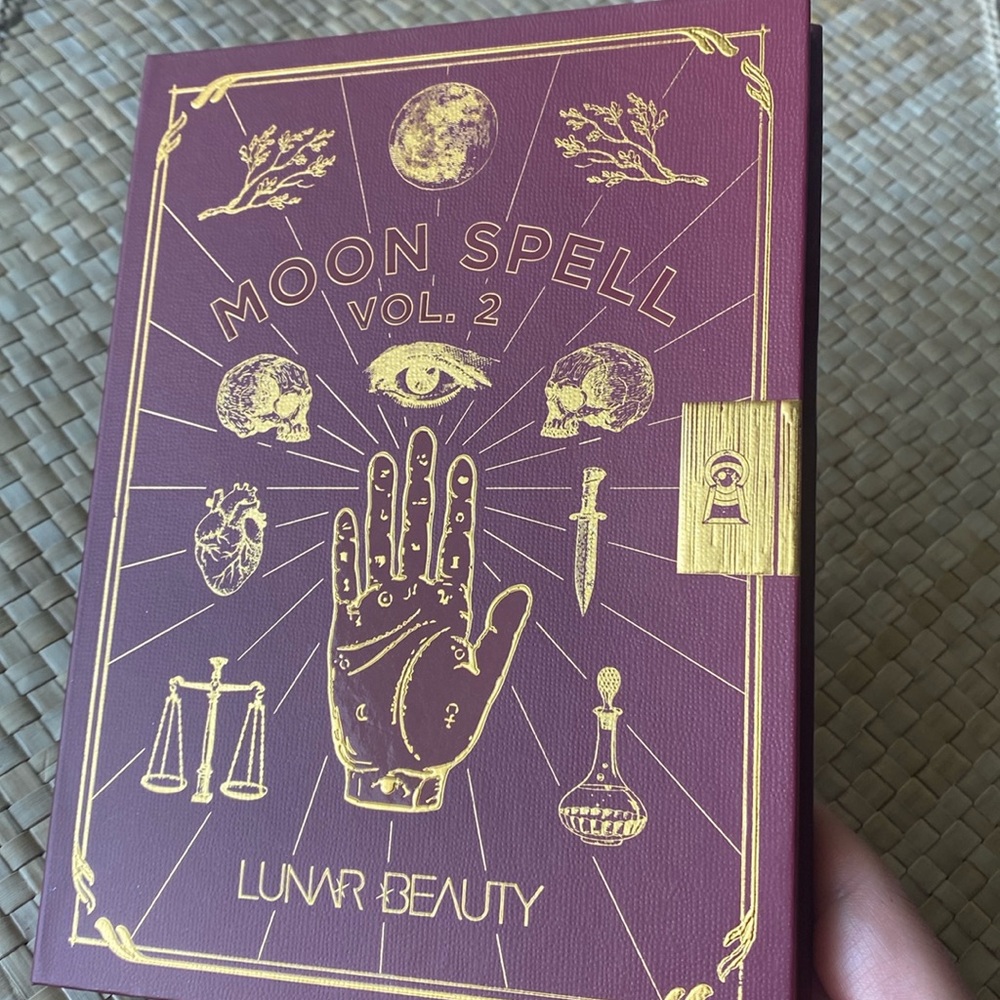 Lunar Beauty Moon Spell Volume 2 eyeshadow palette